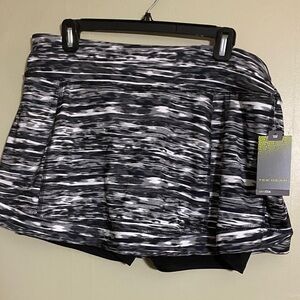 Tek Gear Black and White Women's Skort